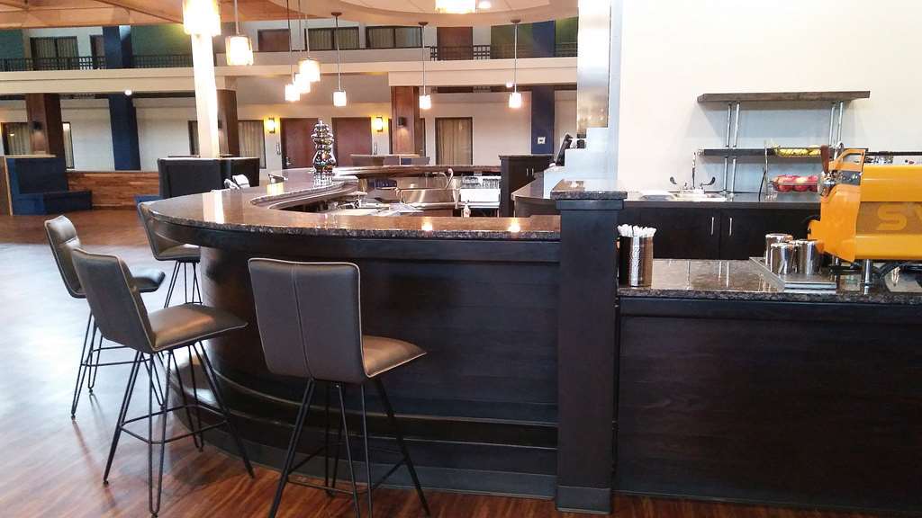 Hotel Ramada Plaza By Wyndham Omaha Restaurant foto